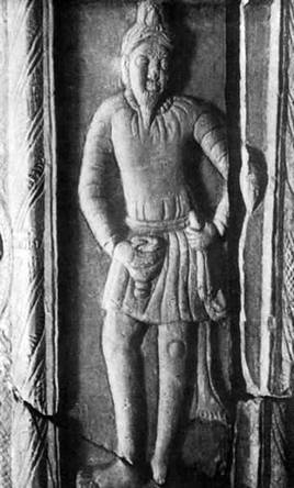 Сакский воин. Скульптура 1-4 век н.э.  Индия.