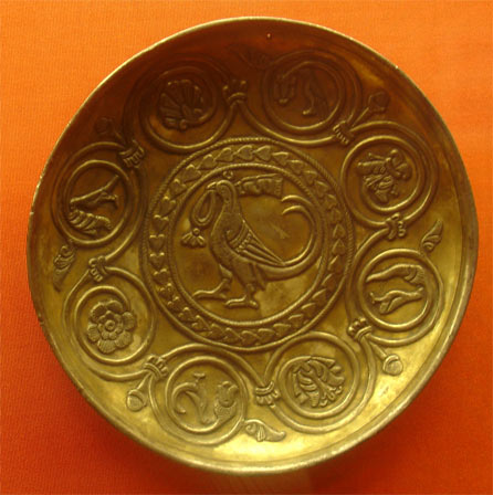 Фазан с царским ожерельем на шее. Иран 6 век. Эрмитаж (Фото Лимарева В.Н.)