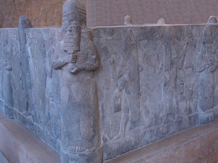 Барельев ассирийского царя Синаххериба (705-681) Музейный остров. Берлин.  Фото Лимарева В.Н.