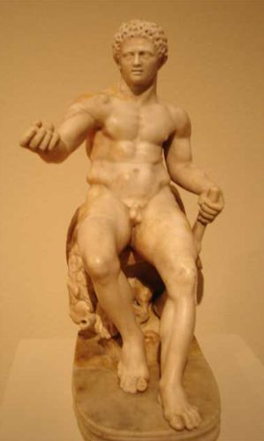 Пирующий Геракл с лицом Александра Македонского. 330 г до н.э. Греция.  Эрмитаж. (Фото Лимарева В.Н.)